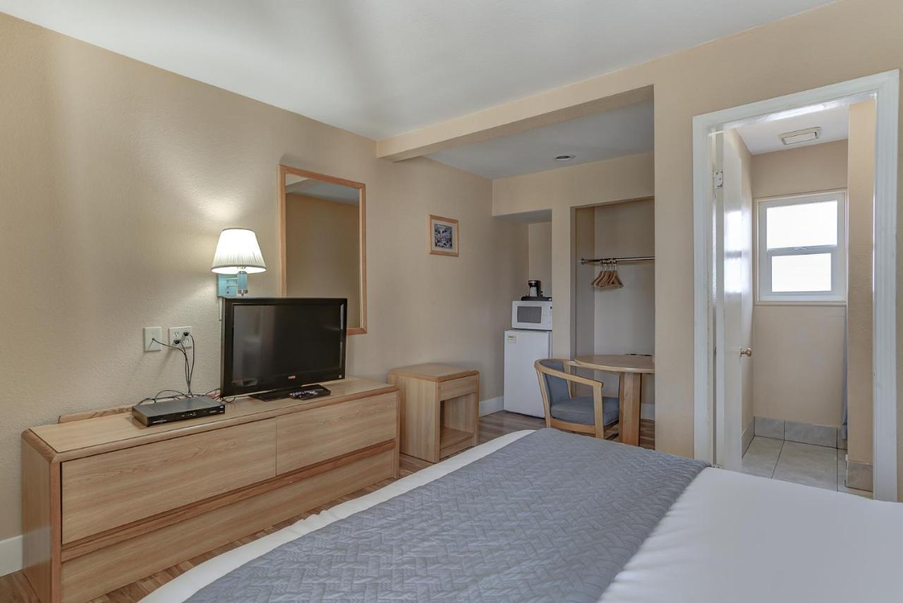 Shasta Pines Motel & Suites Burney Kültér fotó