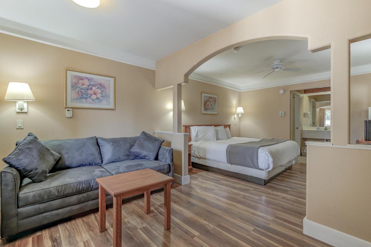 Shasta Pines Motel & Suites Burney Kültér fotó