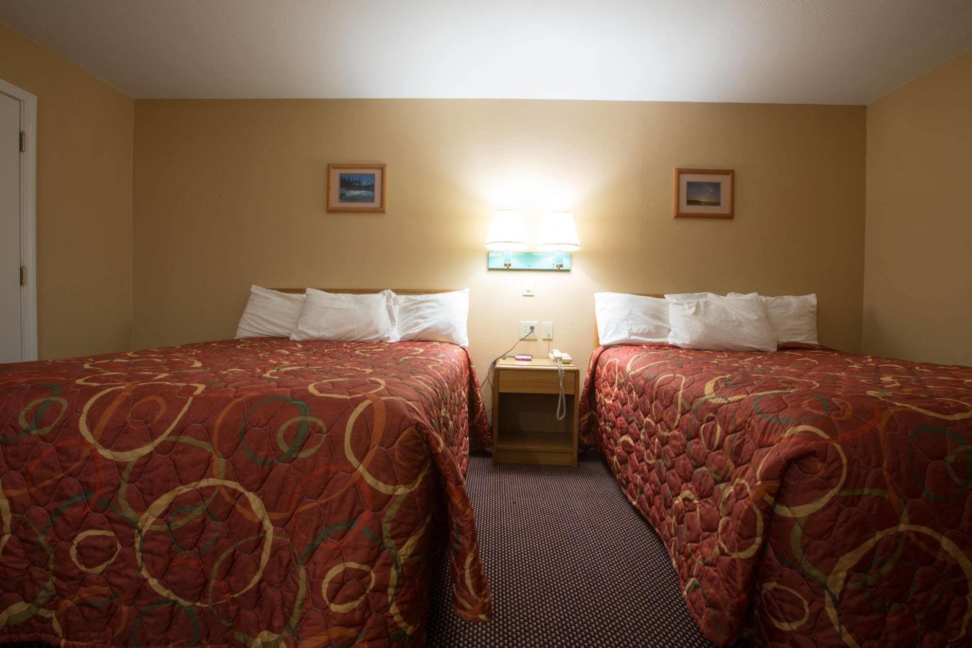 Shasta Pines Motel & Suites Burney Kültér fotó