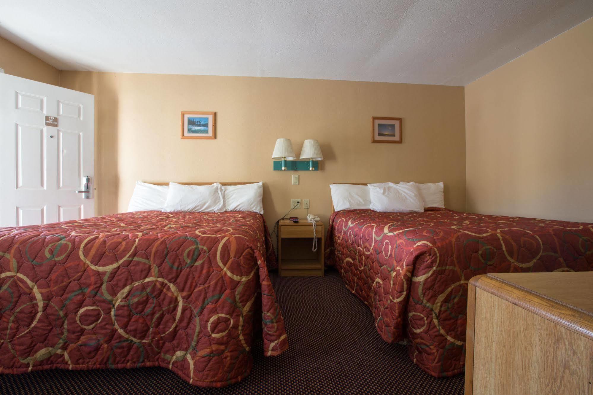 Shasta Pines Motel & Suites Burney Kültér fotó