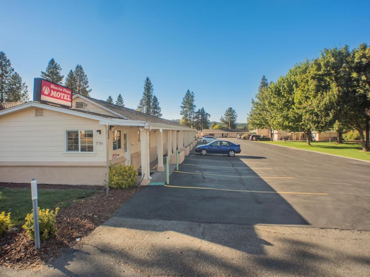 Shasta Pines Motel & Suites Burney Kültér fotó
